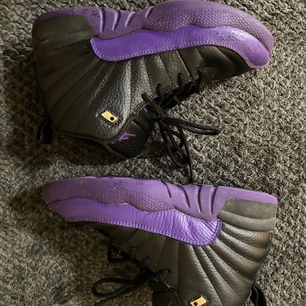 Girls Jordan’s size 2